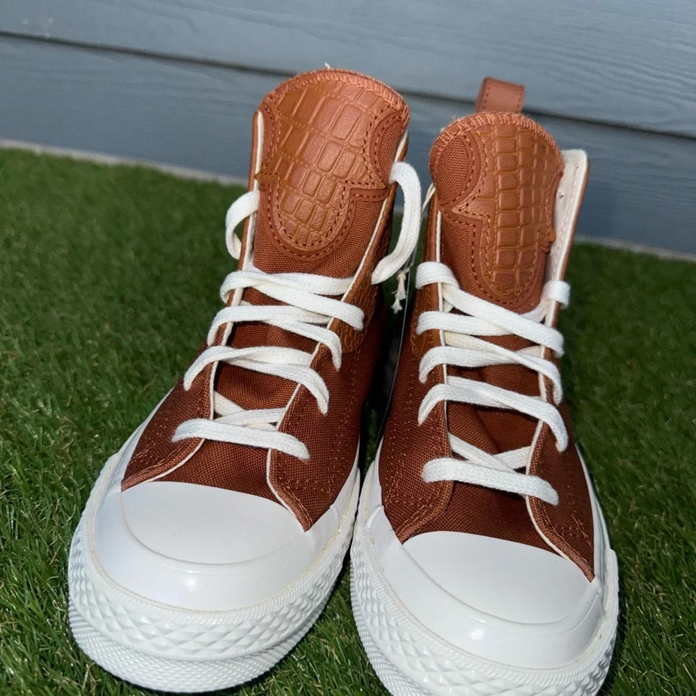 Custom Swarovski Converse Chuck 70 Western High Top in Tawny Owl/Vintage White - Picture 9 of 9
